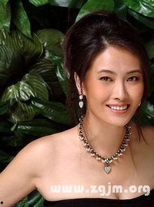 贾妮个人资料,才华横溢的影视新星，多面魅力人生掠影